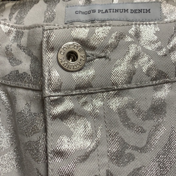 Chico’s Platinum Denim Capri/ crops - Picture 12 of 13